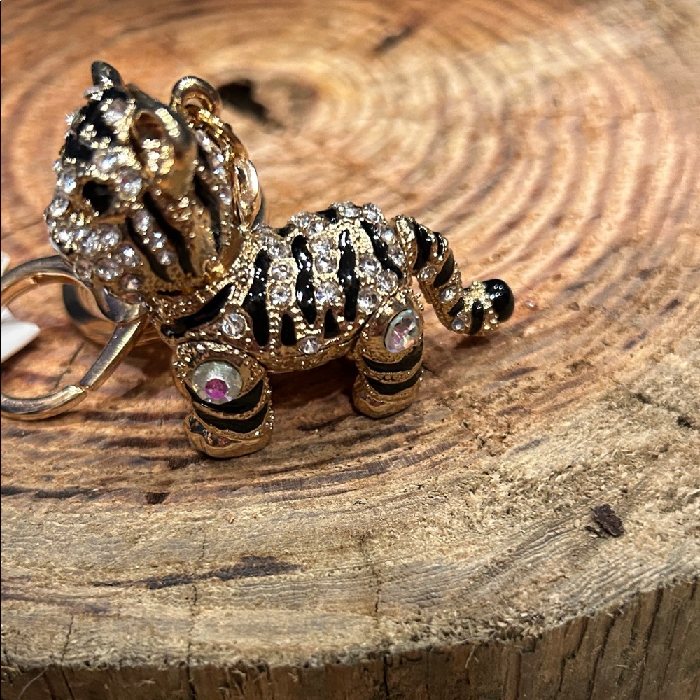 Tiger Keychain - Picture 2 of 3